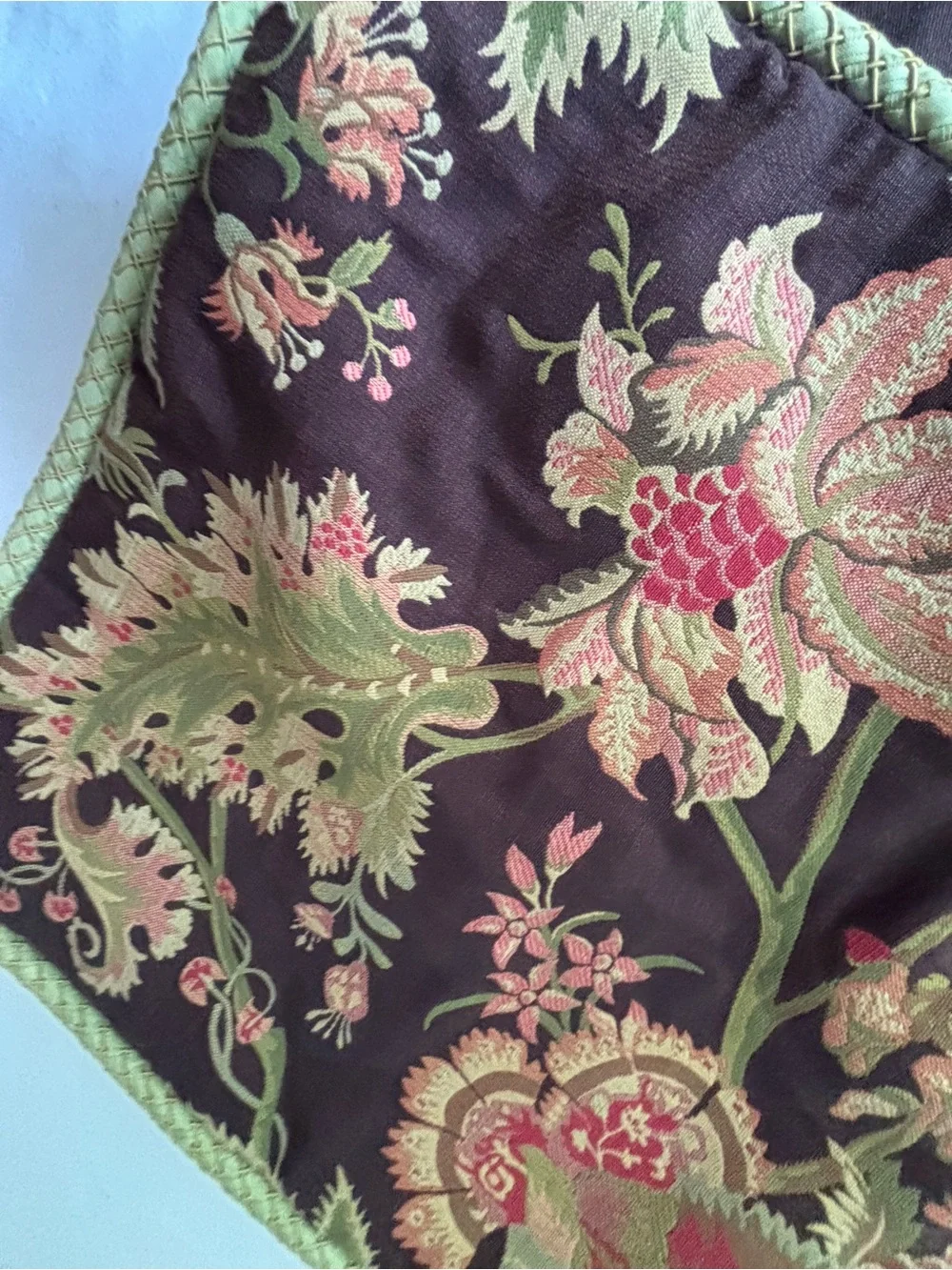Set of 2 vintage floral pillowcases
